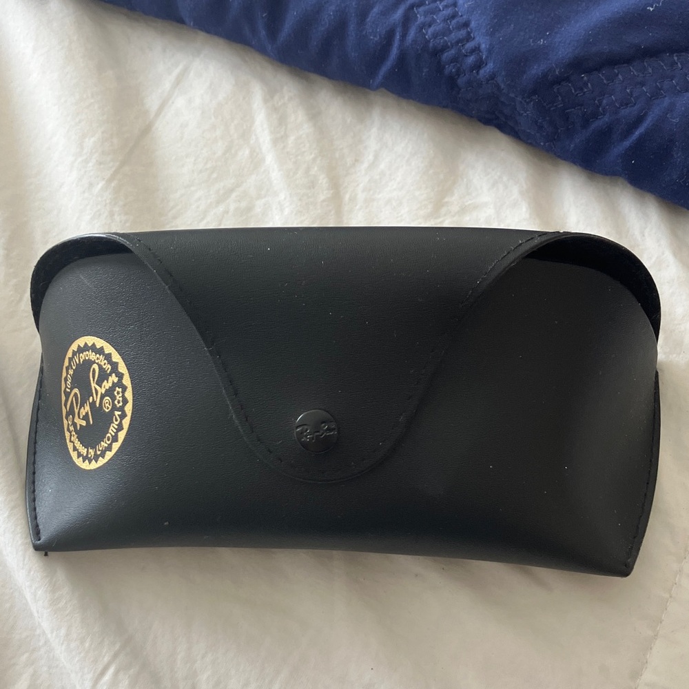 Ray-Ban black eyeglass case‎ in perfect condition includes cleaning cloth